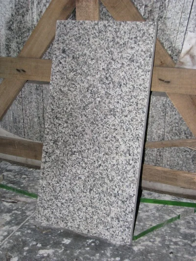 Плитка гранитная G623 Silver Grey 600х300х20 мм Полированная