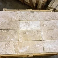 Плитка из травертина Light Filled and Honed 1,2х20,3х40,6 см, бежевая матовая заполненная шлифованная Standart 2-nd ch.