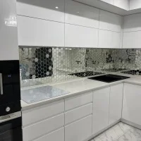 Мозаика зеркальная DecorStoneHub Zs-hex-ZS серебристая с сатином 304х303 мм шестигранник для клуба