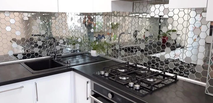 Мозаика зеркальная DecorStoneHub Zs-hex-ZS серебристая с сатином 304х303 мм шестигранник для клуба