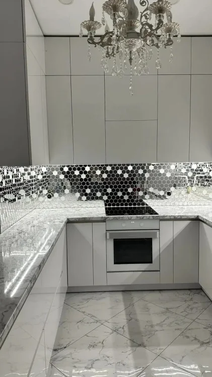 Мозаика зеркальная DecorStoneHub Zs-hex-ZS серебристая с сатином 304х303 мм шестигранник для клуба