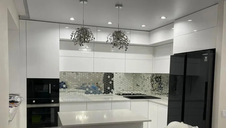 Мозаика зеркальная DecorStoneHub Zs-hex-ZS серебристая с сатином 304х303 мм шестигранник для клуба