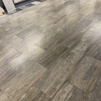 Плитка із травертину Silver vein cut Filled and Honed 1,2х30,5х61 см, сіра матова заповнена шліфована Export