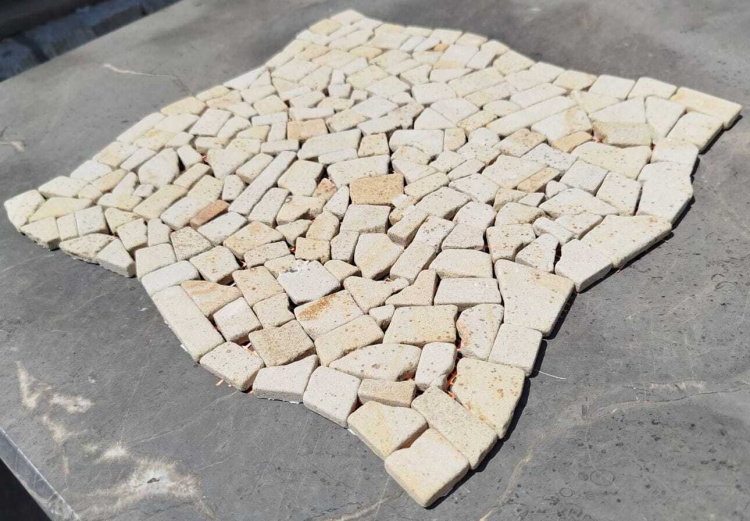 Мозаїка кам'яна KrimArt МКР-ХСВ Пісковик Голд бежева 305x305x6 мм для зони навколо води інтер'єру та фасаду