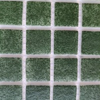 Мозаїка зі скла AquaMo PW25213 Green 25x25x4 (317x317) мм глянцева на сітці