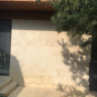 Плитка из травертина Light Brushed 1,2х30,5х61 см, бежевая брашированная Export